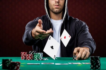 Poker không chỉ là một trò chơi mà đòi hỏi người chơi còn là một nghệ sỹ